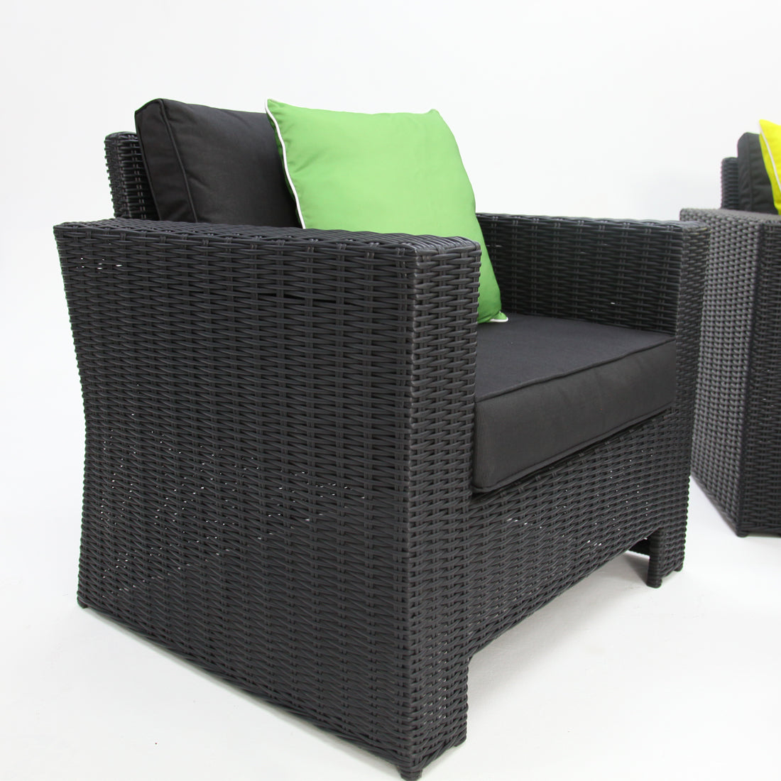 Banksia Dallas 211CT - Black