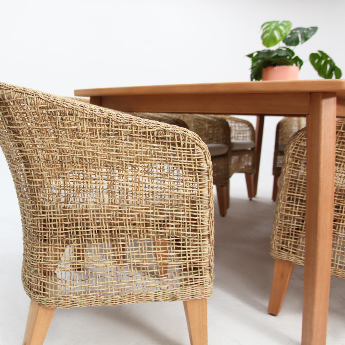 Ruebee 9pc Dining Setting