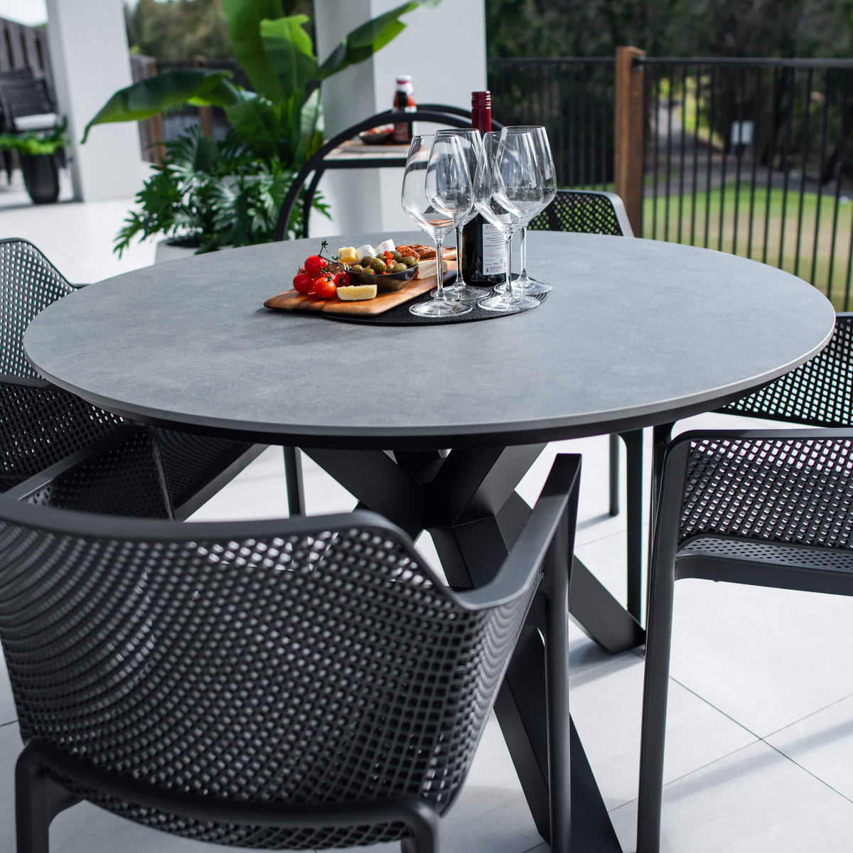 Nero Malibu Round - 5pce (120x120) - Outdoor Dining Set