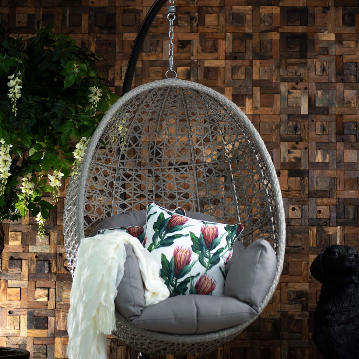 Hanging Pod Chair - Outdoor Hanging Chair