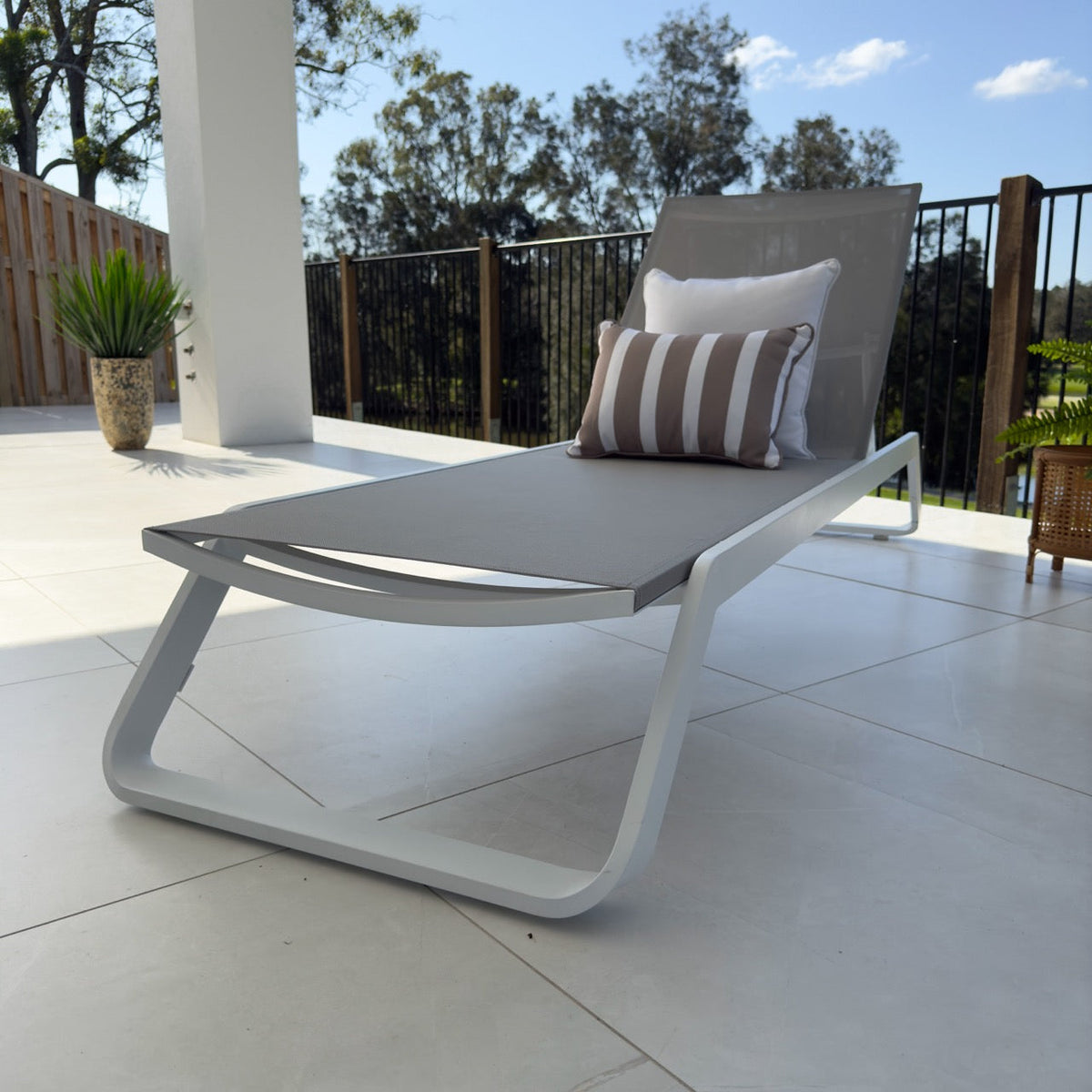 Byron - Outdoor Sun Lounge