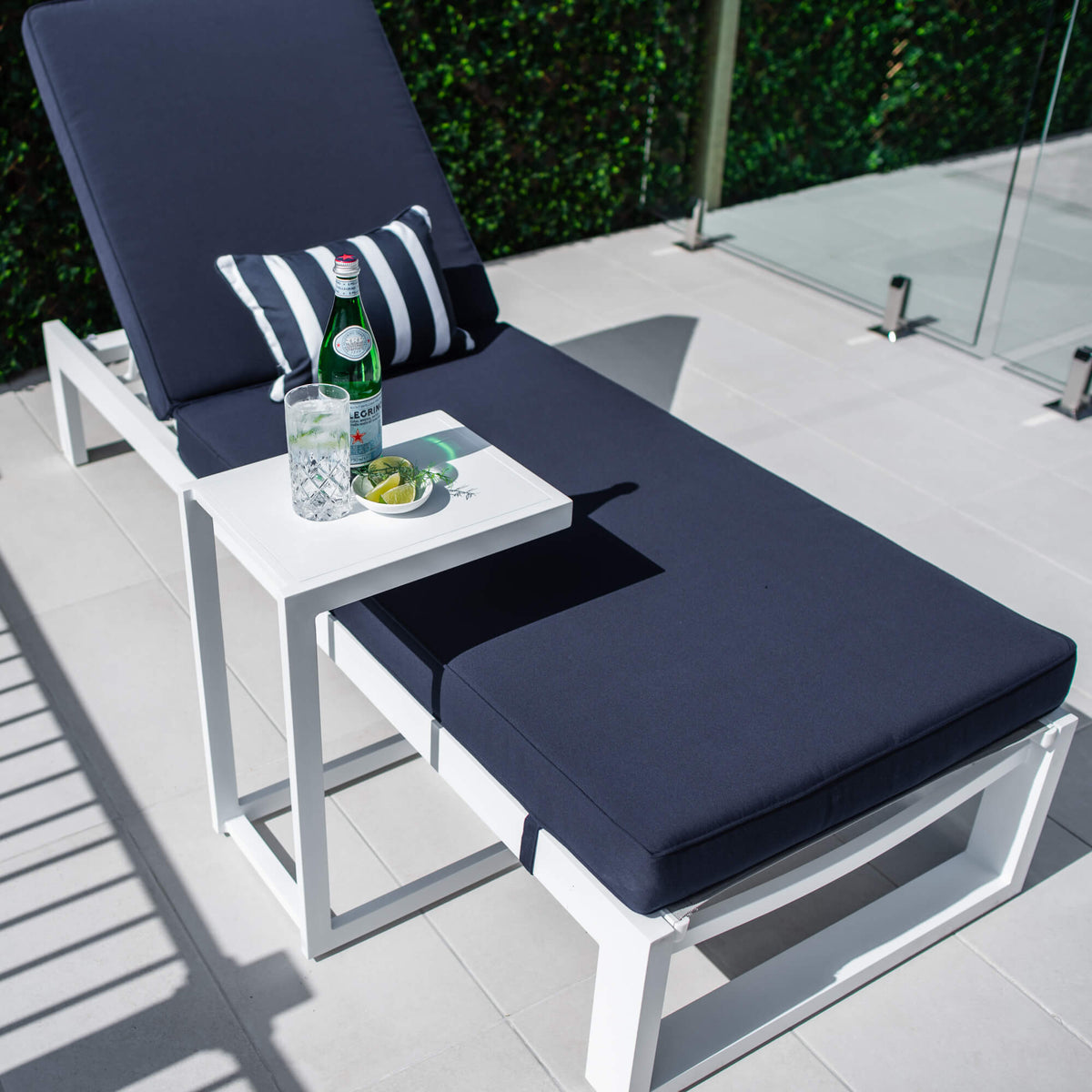 Milan Menzin w/Cushion - Outdoor Sun Lounge