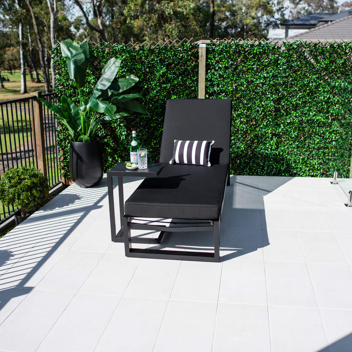 Milan Menzin w/Cushion - Outdoor Sun Lounge