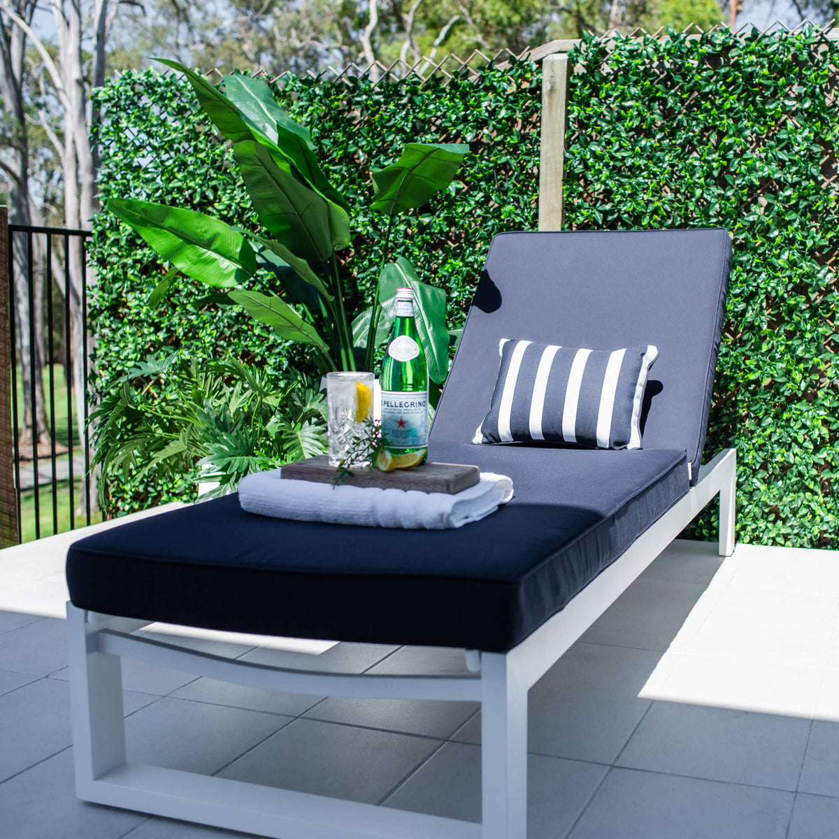 Milan w/Cushion - Outdoor Sun Lounge