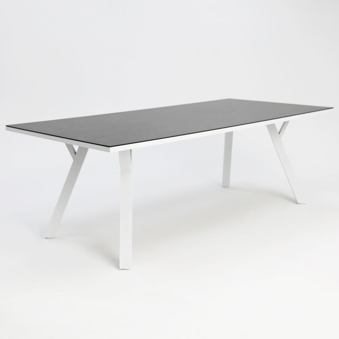 White powder-coated aluminium outdoor dining table