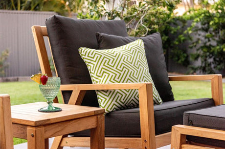 Wicker Outdoor Lounges vs Aluminium: Which Lasts Longer Outside?
