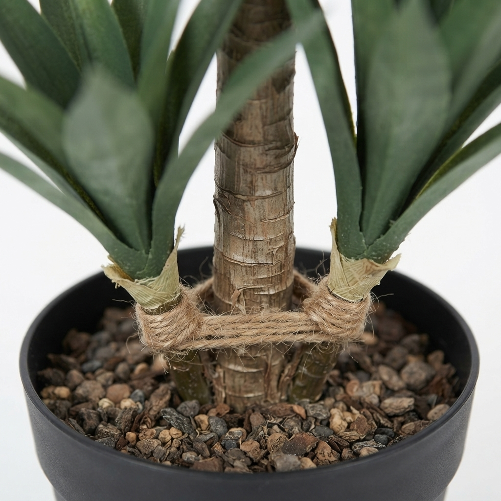 Yucca Quad Pot 66cm — detail close-up