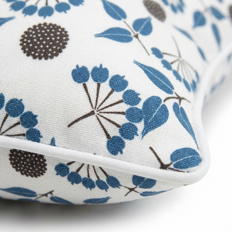 Popcorn Blue 45x45cm Outdoor Cushion — detail close-up