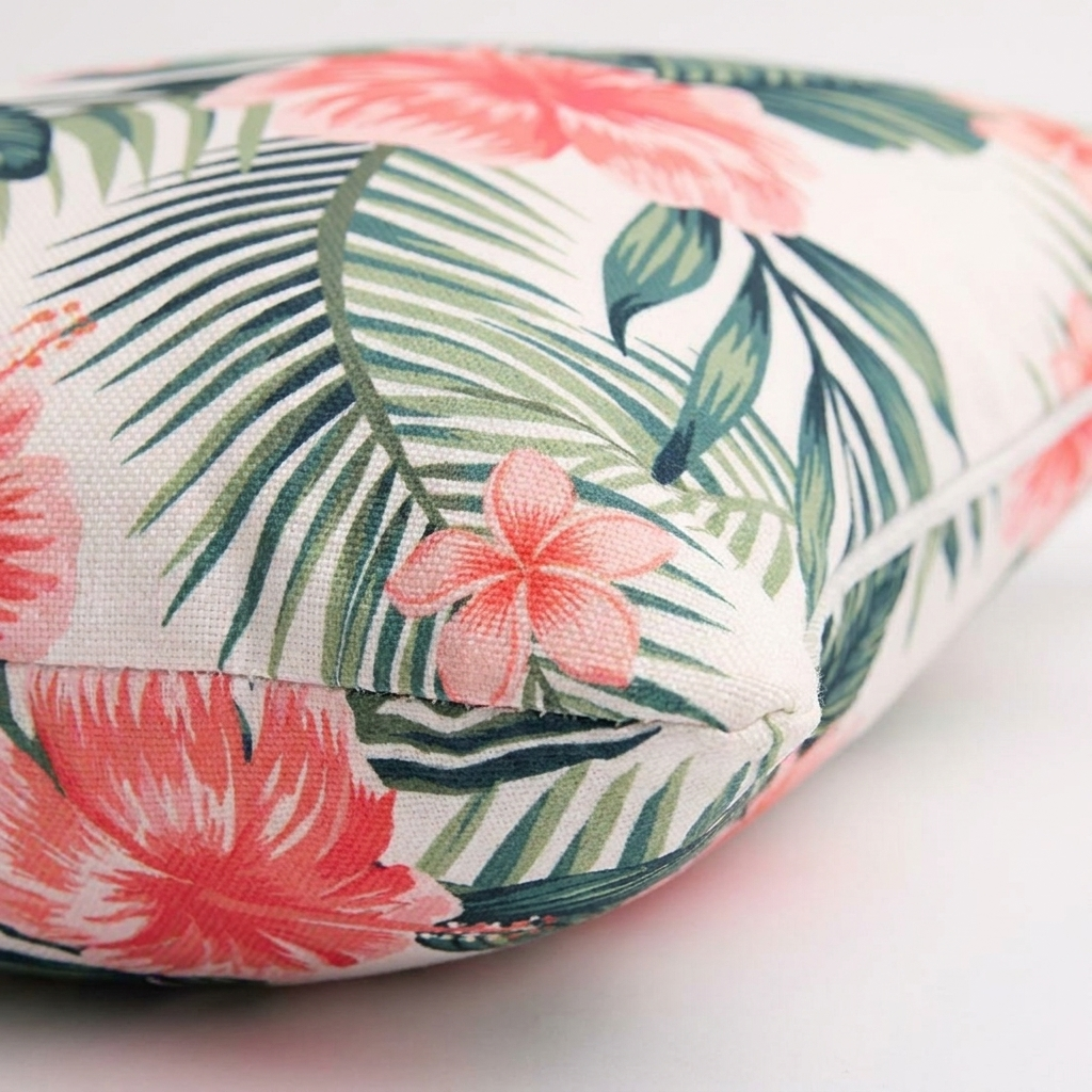 Isla 45x45 Outdoor Cushion — detail close-up
