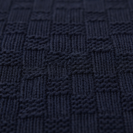 Throw - Oxford Navy (130 x 170cm) — detail close-up