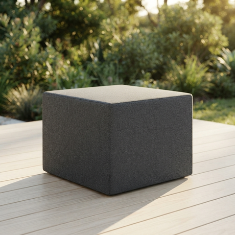 Cover Single Lounge — outdoor setting