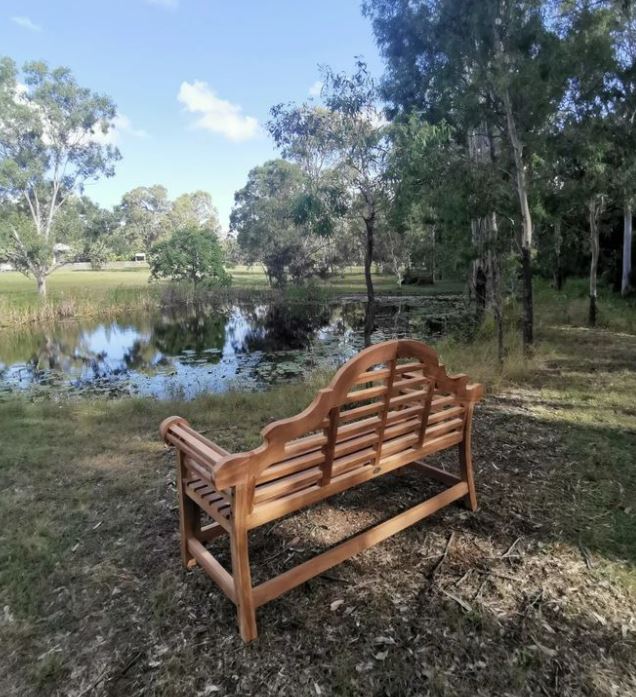 Luxenborg Bench
