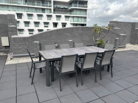 Nebraska 220 Dining Set