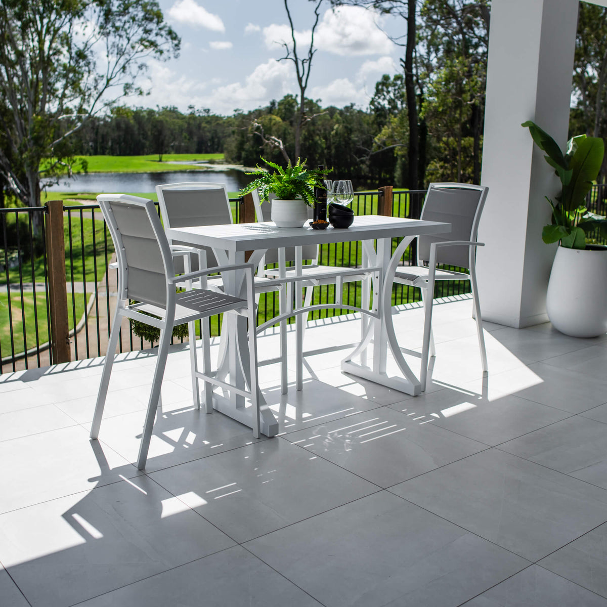 Shelby Bergen - 5pce (150x65) - Outdoor Bar Set
