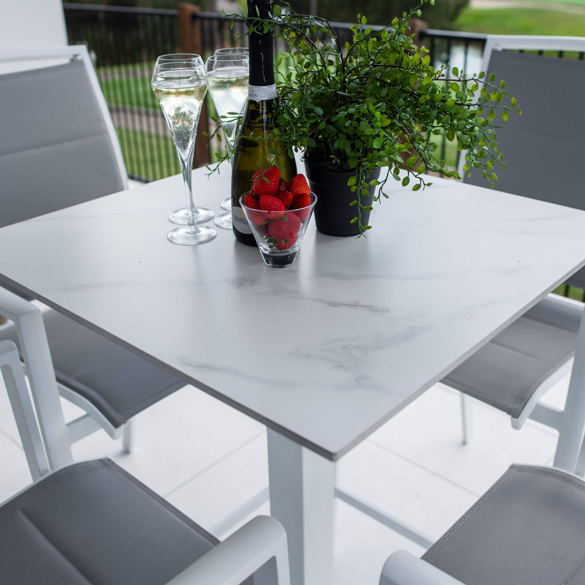 Shelby Lennox - 5pce (70x70) - Outdoor Bar Set