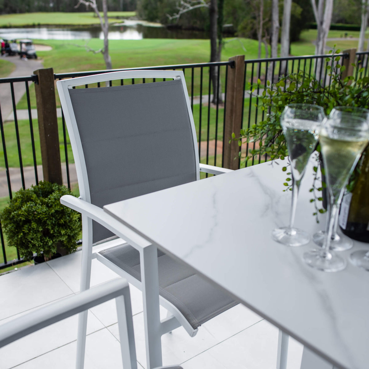 Shelby Lennox - 5pce (70x70) - Outdoor Bar Set
