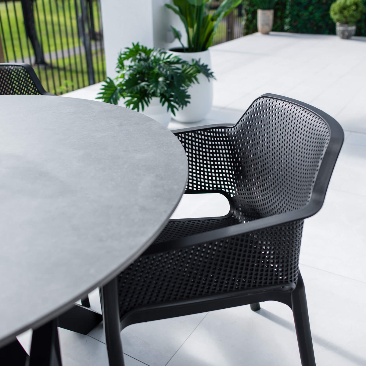 Nero Malibu Round - 5pce (120x120) - Outdoor Dining Set