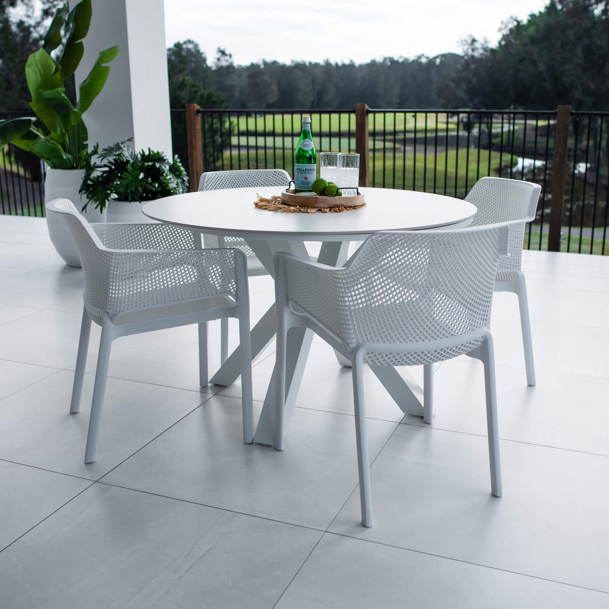 Nero Malibu Round - 5pce (120x120) - Outdoor Dining Set