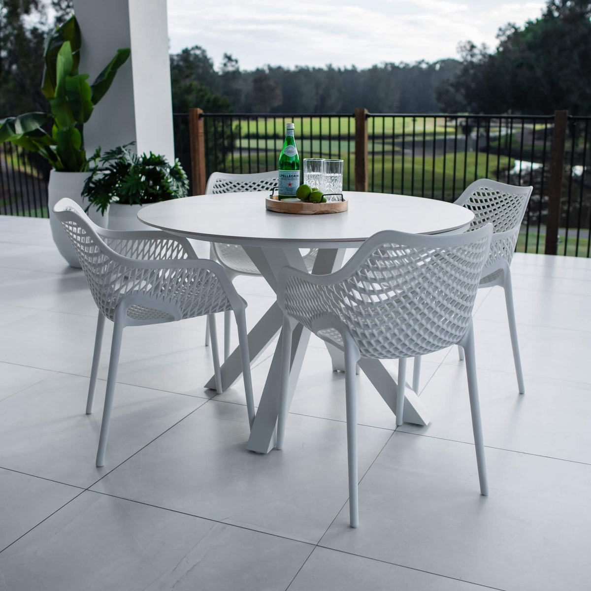 Roma XL Malibu Round - 5pce (120x120) - Outdoor Dining Set
