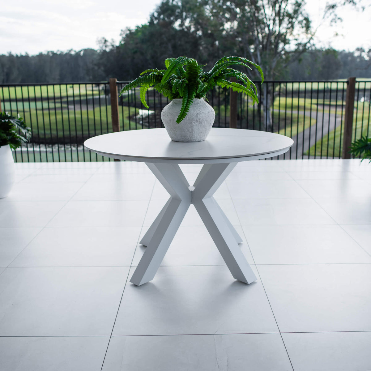 Malibu Round - (120x120) - Outdoor Dining Table