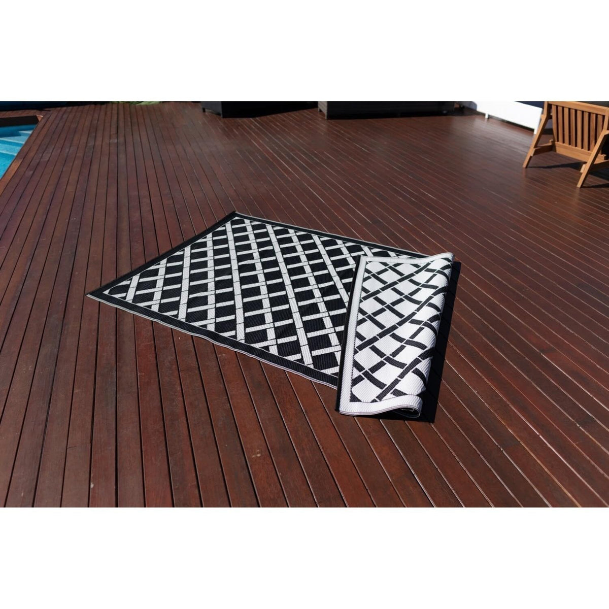 Signature Range Black & White - Outdoor Rug
