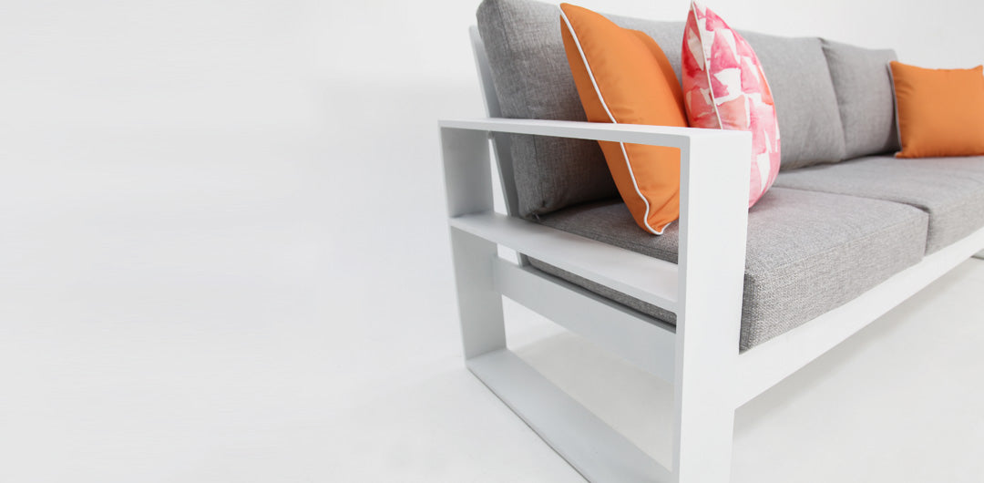 Hayman 311 Lounge Setting with Holste Adjustable Table - White
